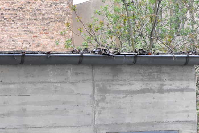 Canaletas de recogida de agua de lluvia de aluminio reparadas