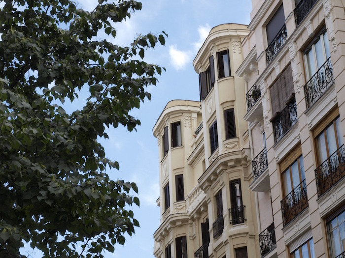 Sistema de canalones de un edificio de viviendas